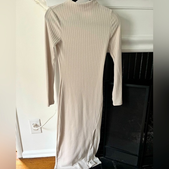 H&M Mock Neck Ribbed Dress - Picture 2 of 2